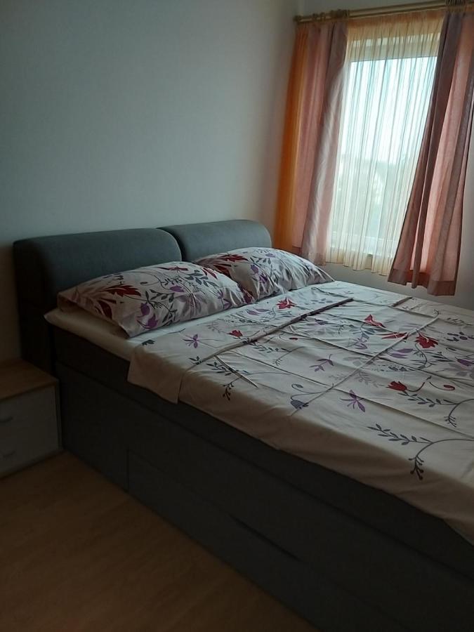 Apartmani Anita Малинска Экстерьер фото