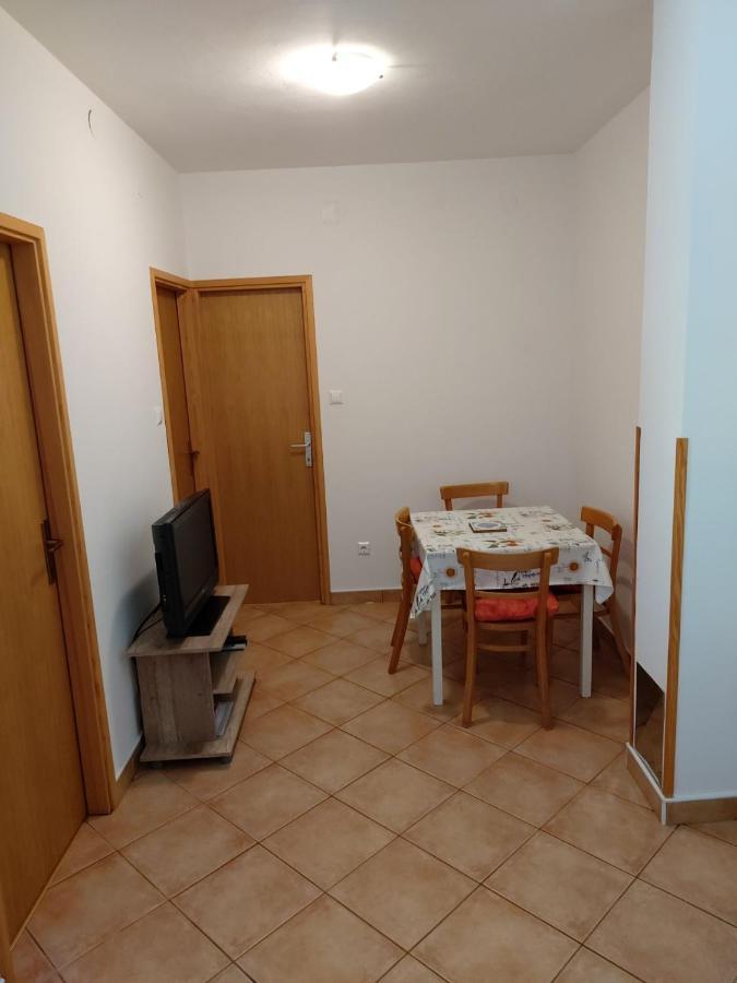 Apartmani Anita Малинска Экстерьер фото